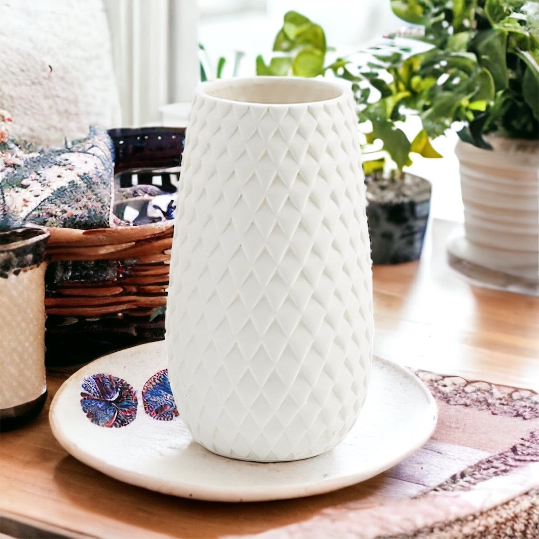 Ceramic Diamond Weave White Vase showcasing a unique diamond pattern, perfect for floral arrangements.