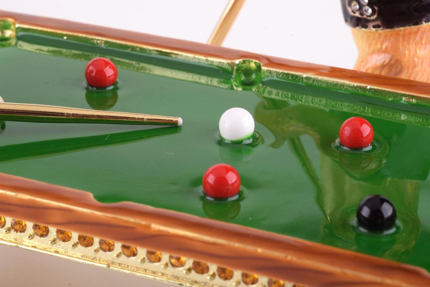 Handmade Dogs Playing Billiards trinket box featuring a Bulldog and Demiwolf on a pool table, adorned with Austrian crystals and gold plating.