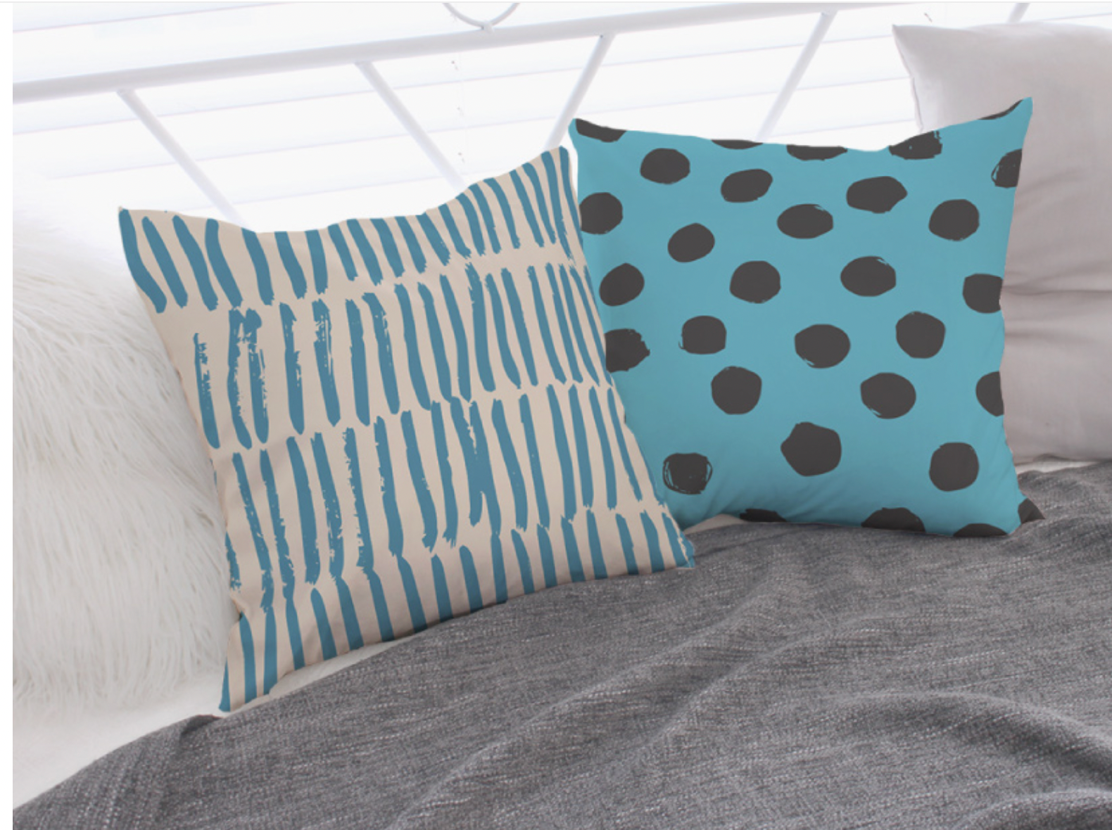 Drawing Pattern_Dots cushion showcasing double-sided design and high-quality microfiber material.