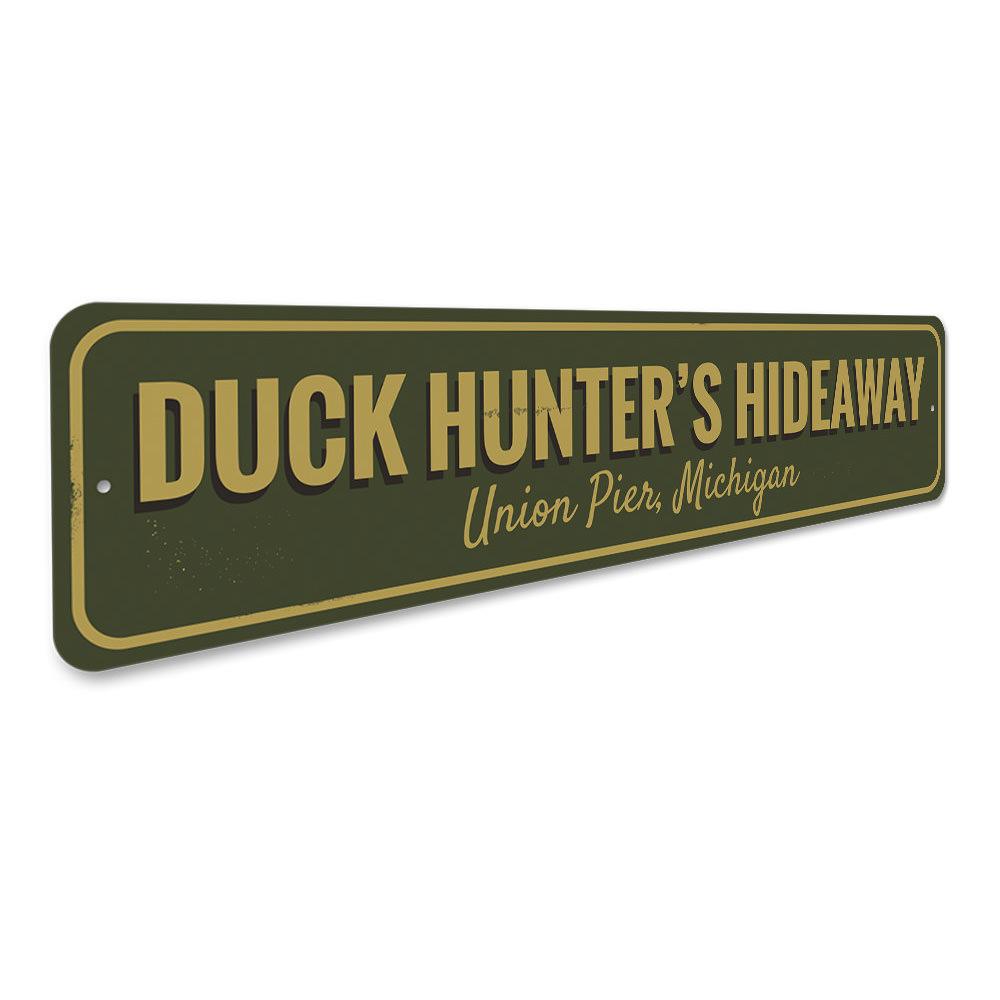 Duck Hunter Sign made of high-quality aluminum, featuring a rustic design perfect for home decor.