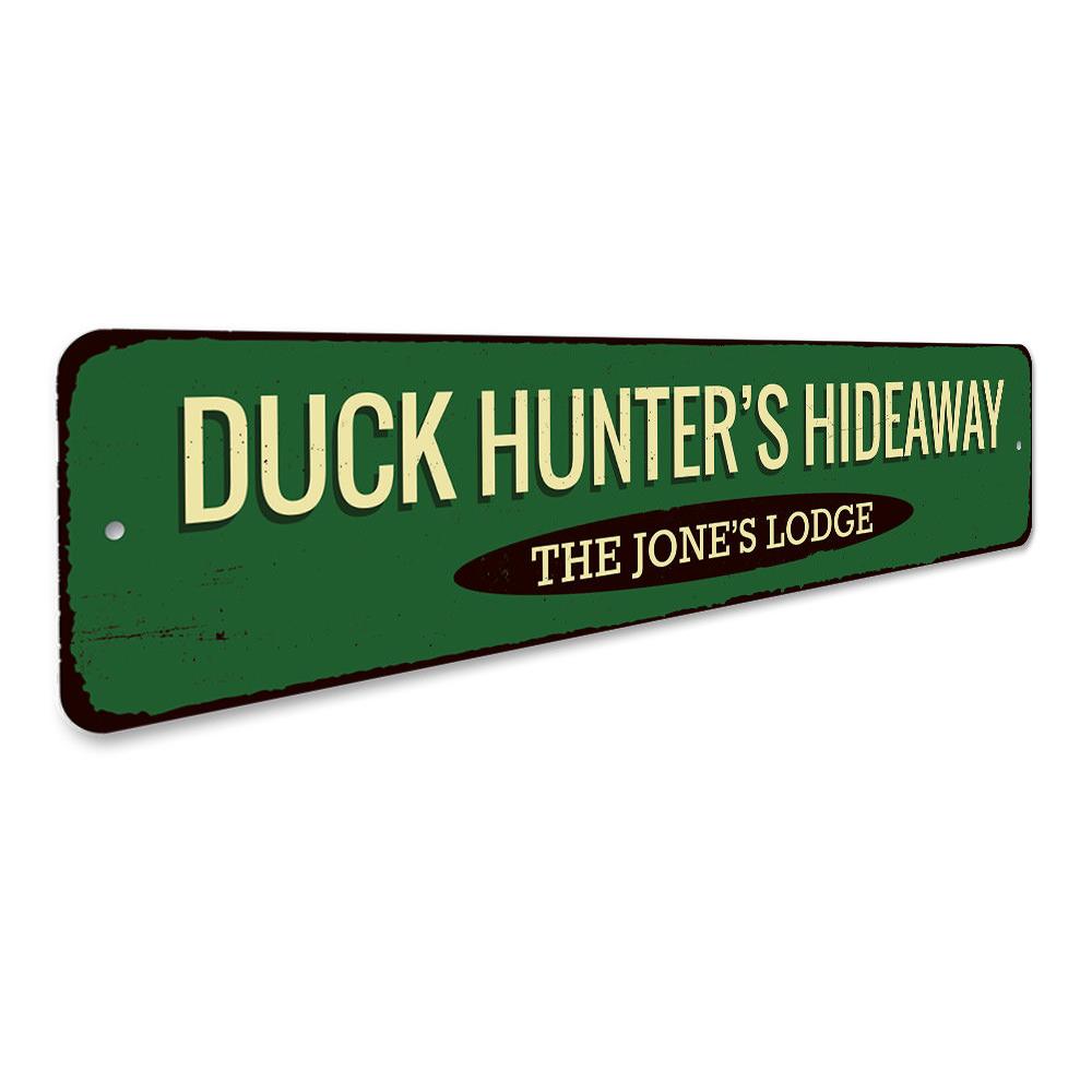 Duck Hunter Sign made of high-quality aluminum, featuring a hunting theme, perfect for home decor.