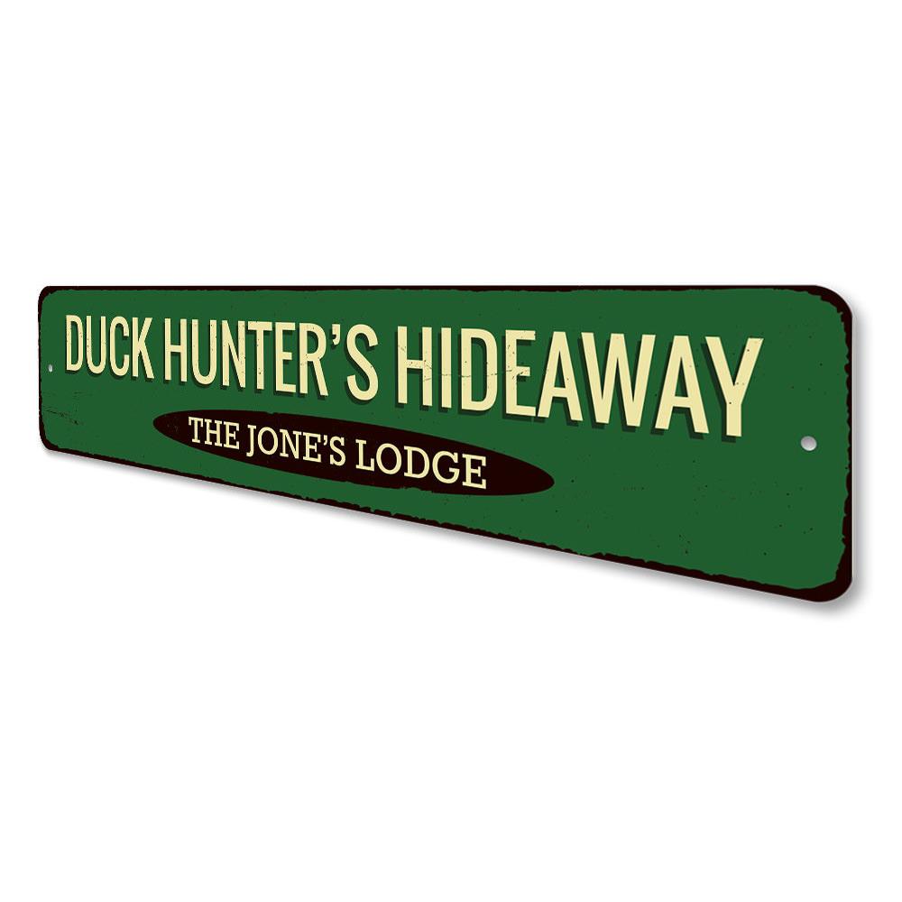 Duck Hunter Sign made of high-quality aluminum, featuring a hunting theme, perfect for home decor.