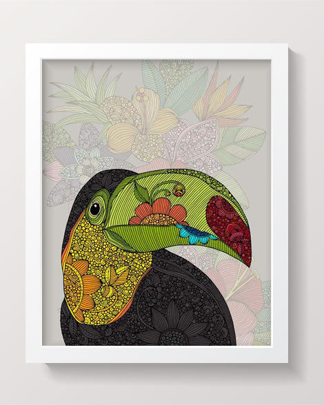 A vibrant toucan artwork titled 'El tucán' printed on 8x10 photographic paper, showcasing bright colors and intricate details.