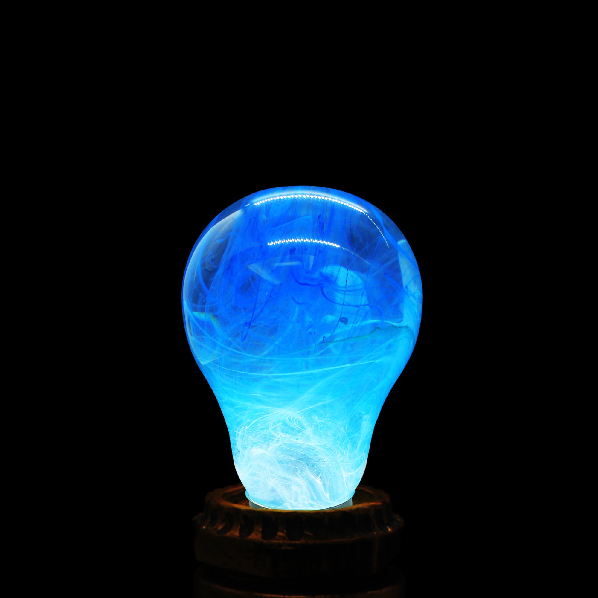 EP LIGHT - Memory smoke-effect LED bulb showcasing unique colors and design, perfect for indoor and outdoor decoration.