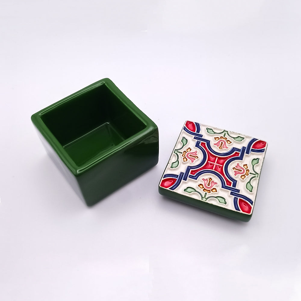 Estoril Ceramic Box featuring intricate designs and vibrant colors, showcasing its artistic craftsmanship and cultural significance.