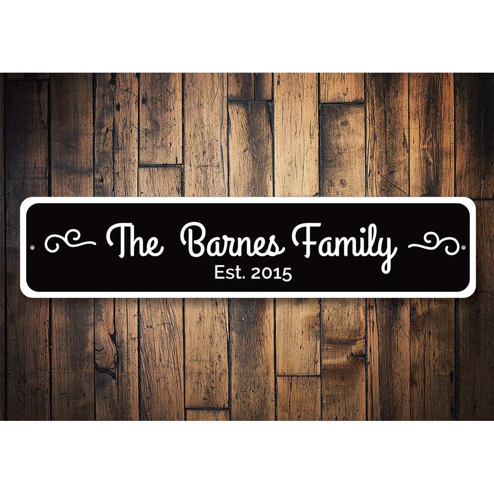 Customizable Family Sign made of high-quality aluminum, featuring pre-drilled holes for easy mounting, perfect for home decor.