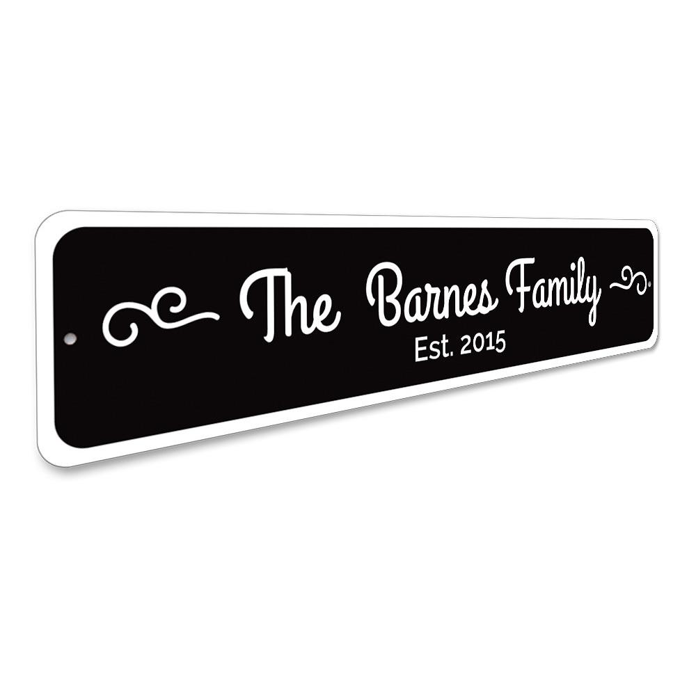 Customizable Family Sign made of high-quality aluminum, featuring pre-drilled holes for easy mounting, perfect for home decor.