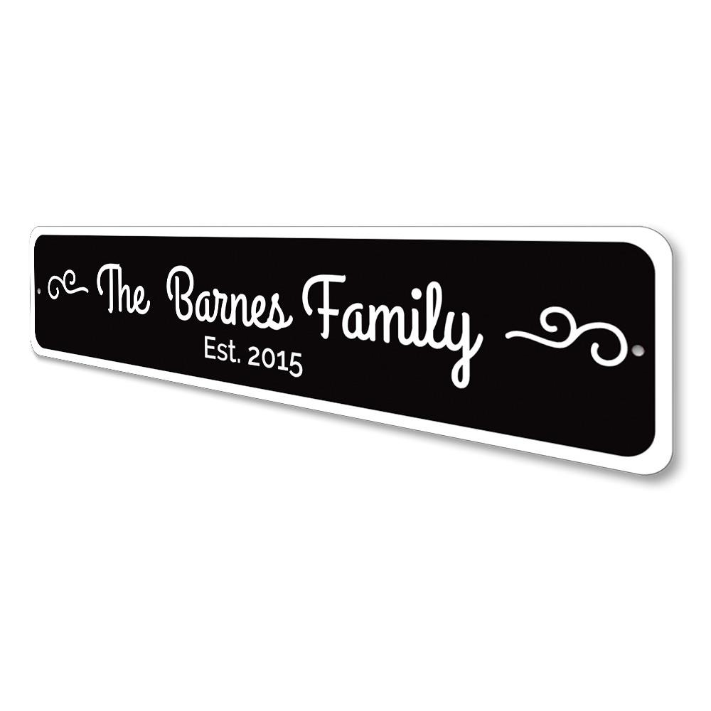 Customizable Family Sign made of high-quality aluminum, featuring pre-drilled holes for easy mounting, perfect for home decor.