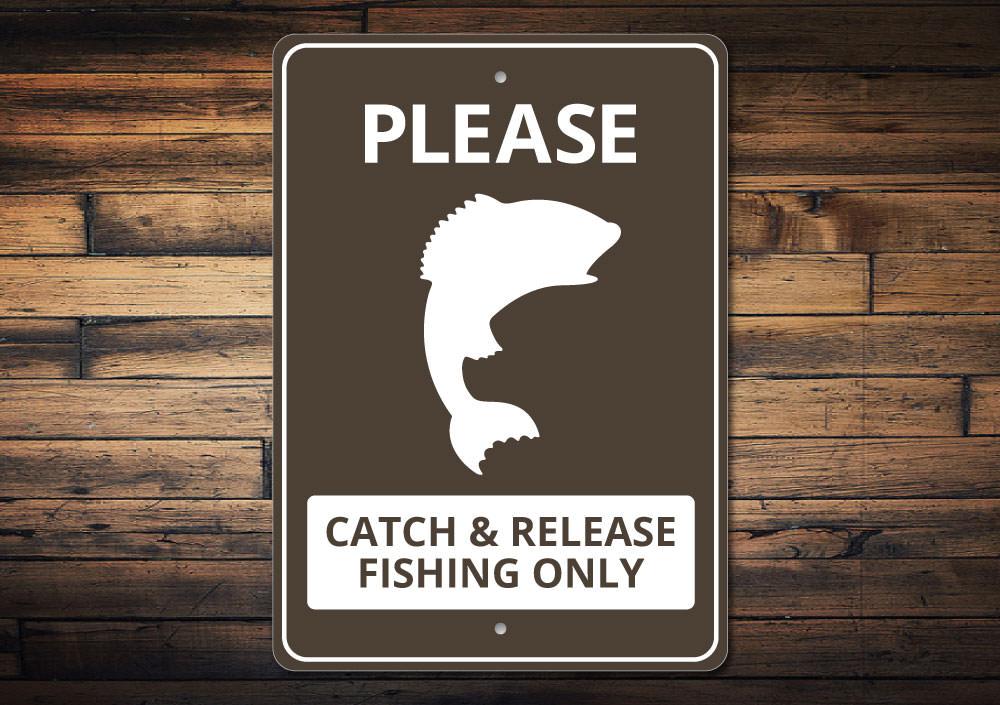 Fishing Notice Sign made of durable aluminum, featuring customizable text and pre-drilled holes for easy mounting, perfect for lakehouses.