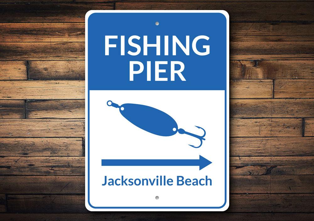 Fishing Pier Arrow Sign made of aluminum, featuring a decorative design perfect for lakehouses.