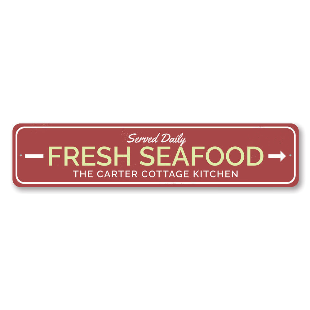 Fresh Seafood Arrow Sign made of aluminum, featuring a vibrant design perfect for kitchens and seafood lovers.