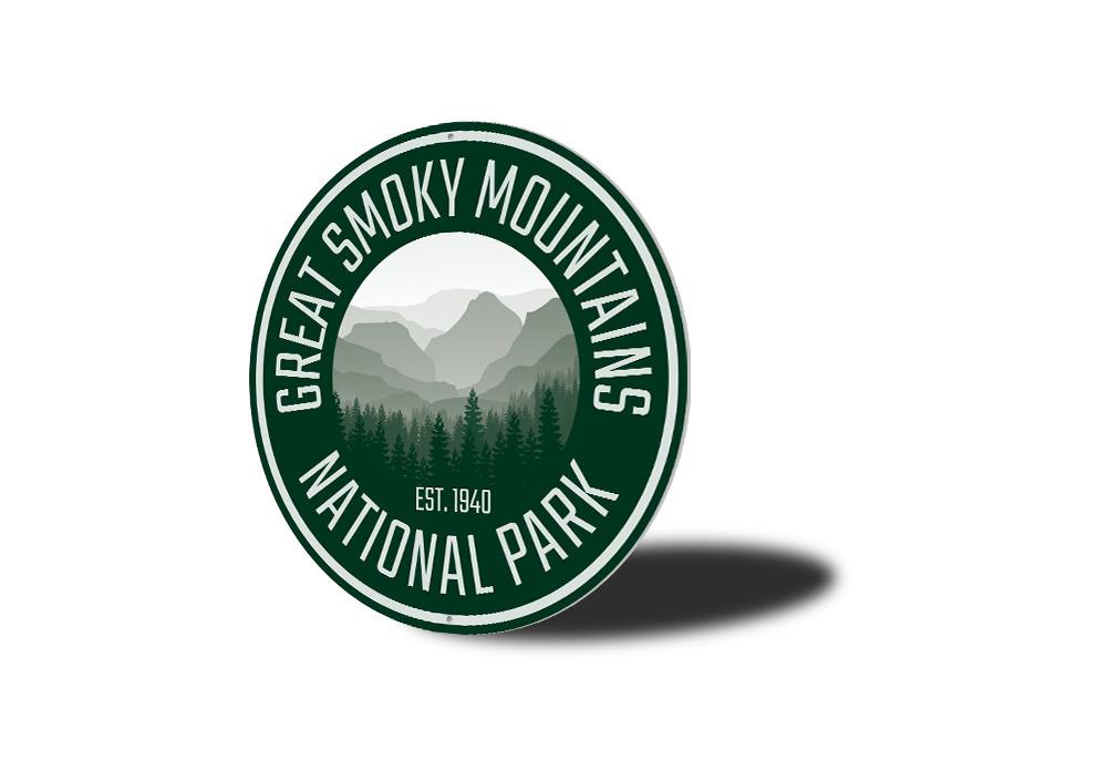 Great Smoky Mountains Park Sign made of high-quality aluminum, featuring customizable text and pre-drilled holes for easy mounting.