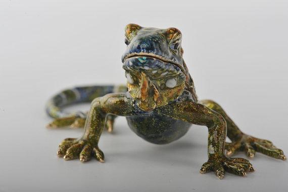 Handmade Green Iguana Trinket Box with Austrian crystals and 24K gold plating, featuring a unique enamel design.