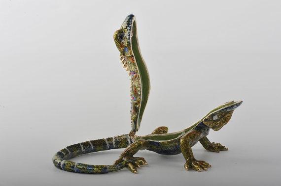 Handmade Green Iguana Trinket Box with Austrian crystals and 24K gold plating, featuring a unique enamel design.