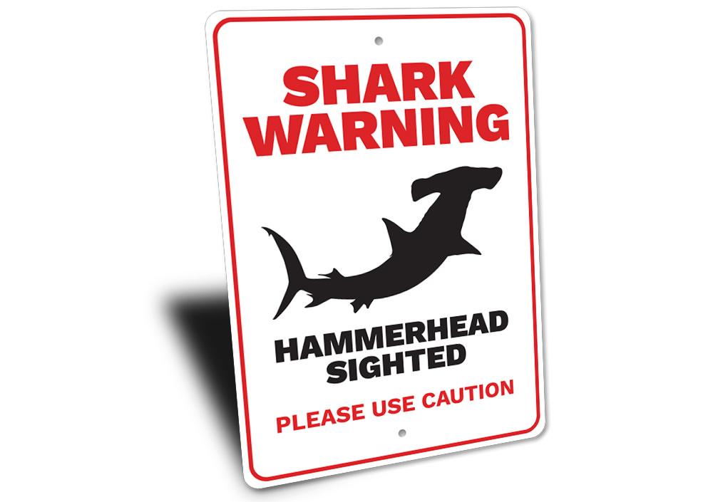 Hammerhead Shark Sign made of high-quality aluminum, featuring a vibrant design perfect for beach-themed decor.