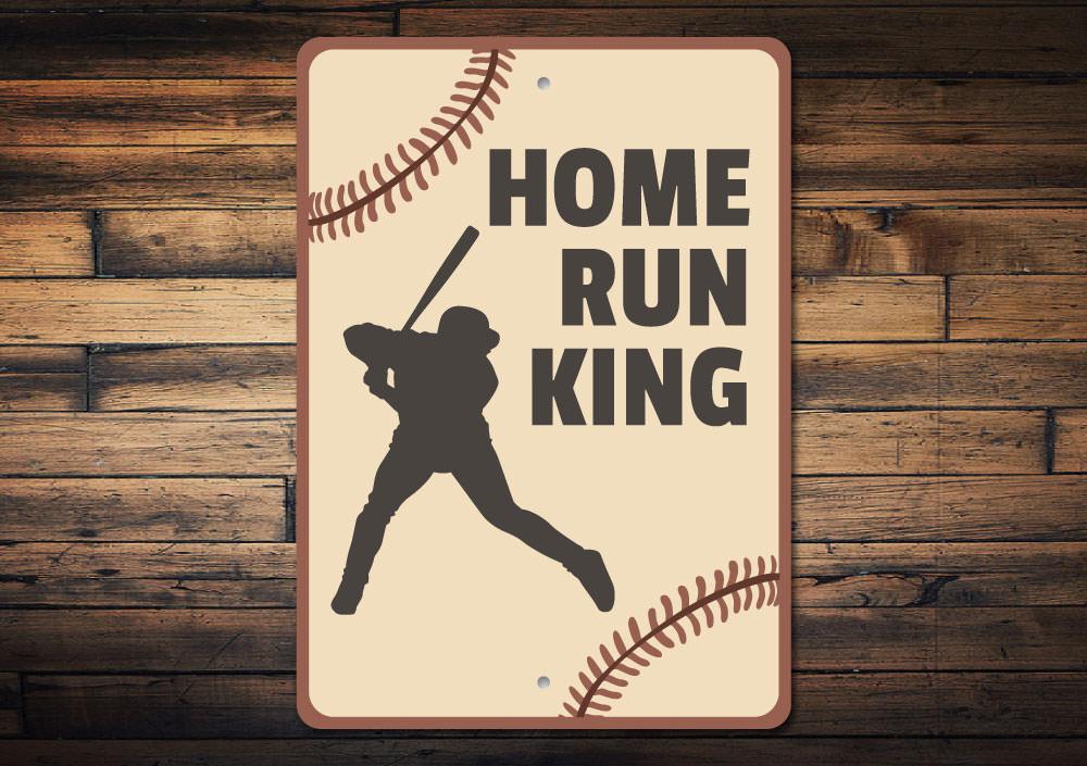 Home Run King Sign made of aluminum, featuring a bold design perfect for wall decoration in various settings.