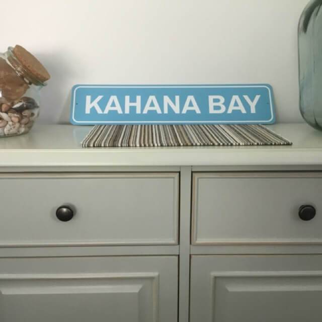 Island Reef Road Sign made of high-quality aluminum, featuring a vibrant beach-themed design, perfect for coastal decor.