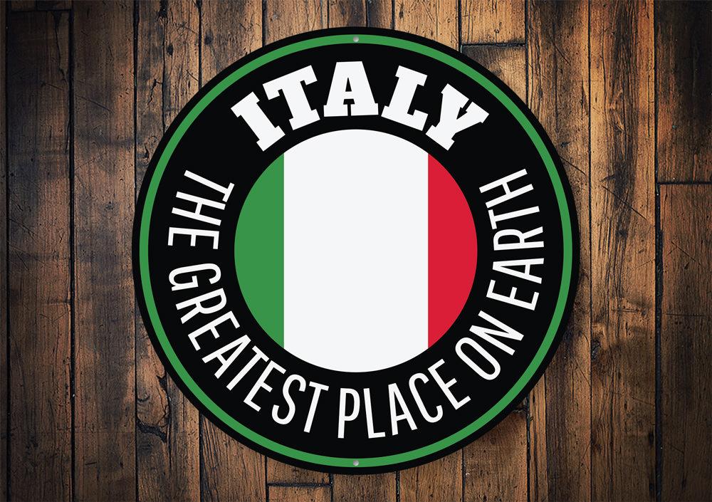 Italy Circle Sign made of high-quality aluminum, featuring a decorative design perfect for wall decor.