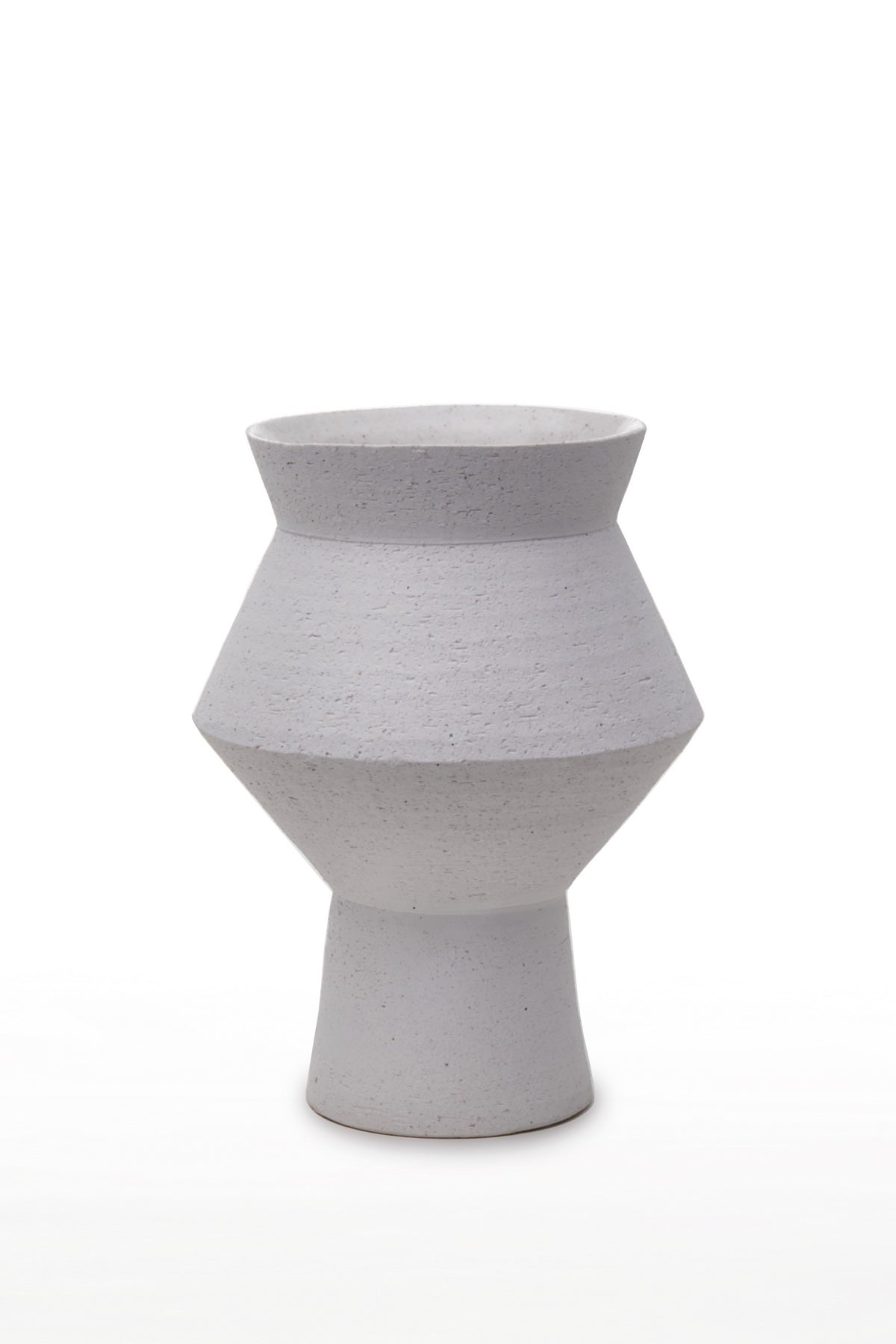 CUZCO 27WH jaggy angular round vase in elegant matt white ceramic, showcasing a trendy design inspired by ancient Aztec shapes.