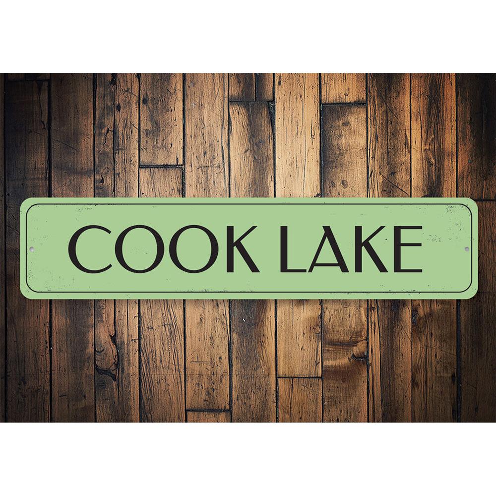 Customizable Lake Name Sign made of durable aluminum, perfect for lakehouse decor.