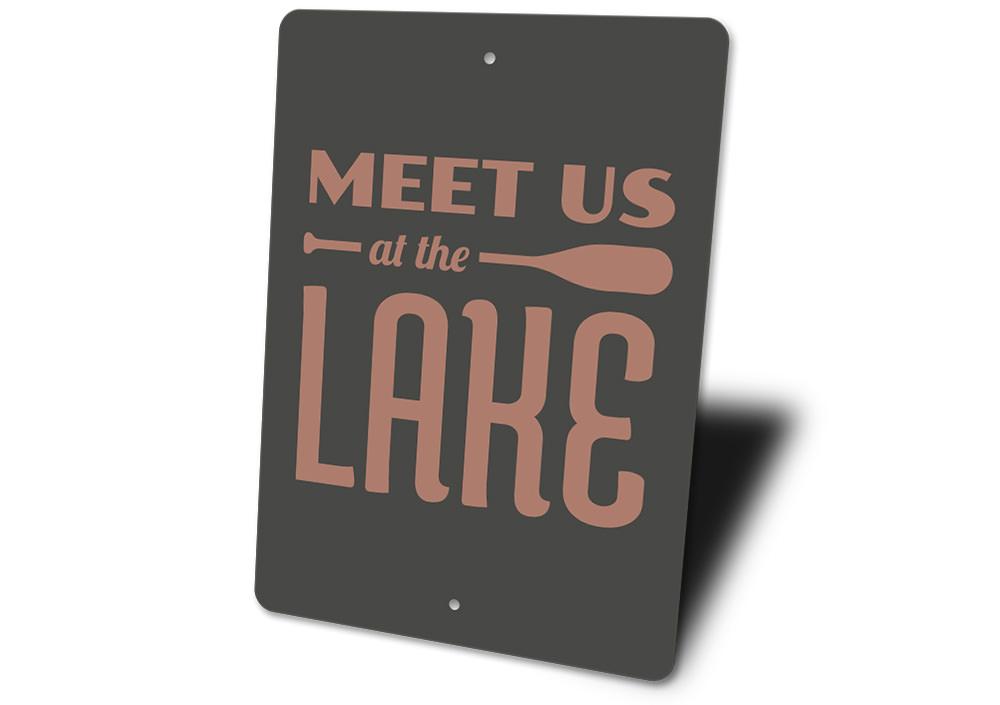 A beautifully crafted Lake Oar Sign made of high-quality aluminum, featuring customizable text and a rustic design, perfect for lakehouse decor.