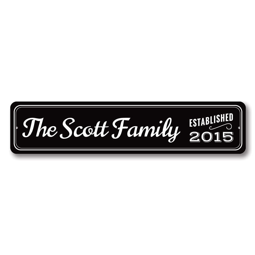 Personalized Last Name Family Sign made of high-quality aluminum, featuring customizable text for home decor.