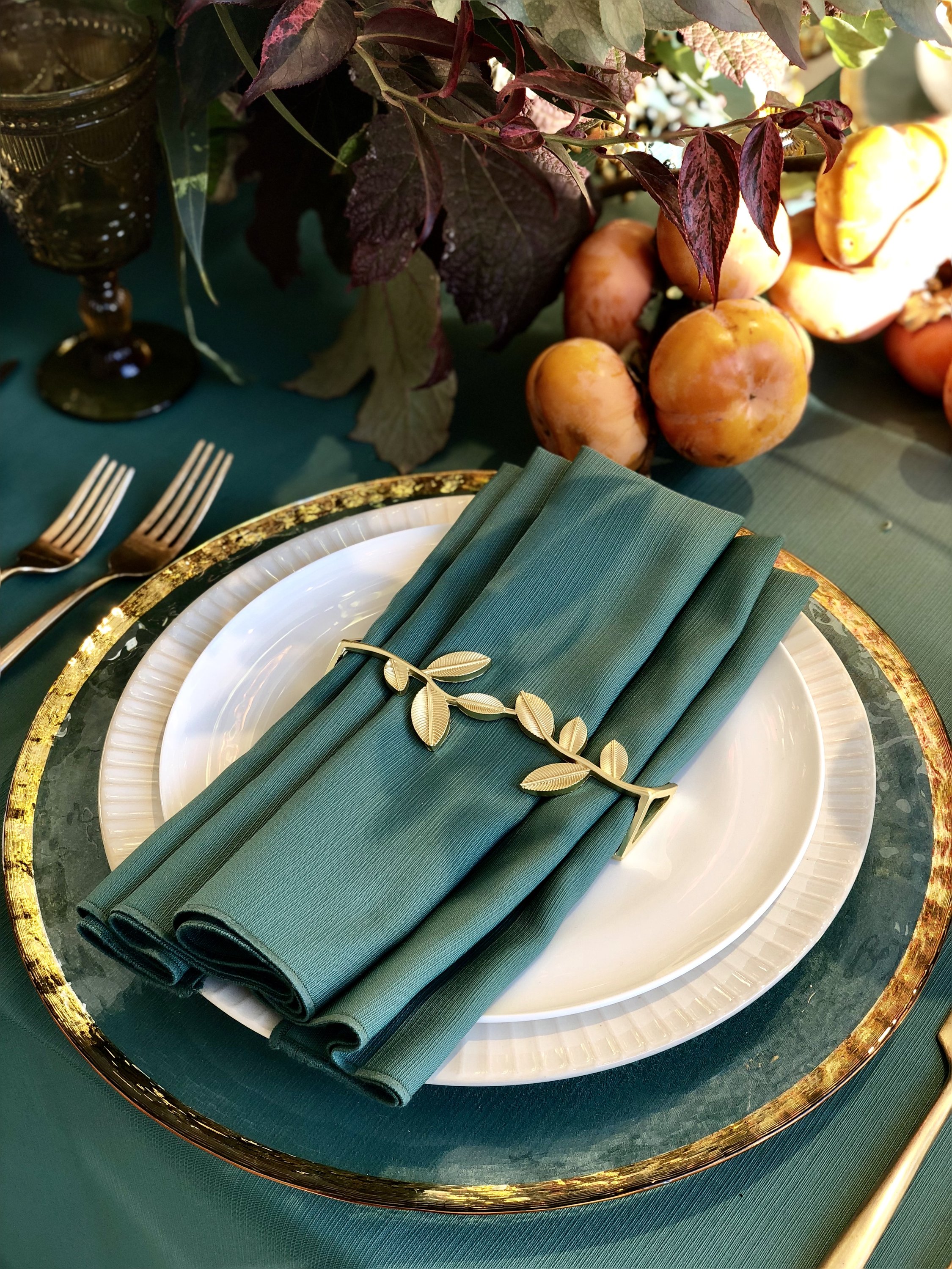 Elegant Leaf Wrap Matte Gold napkin rings with a unique leaf design, perfect for enhancing table decor.