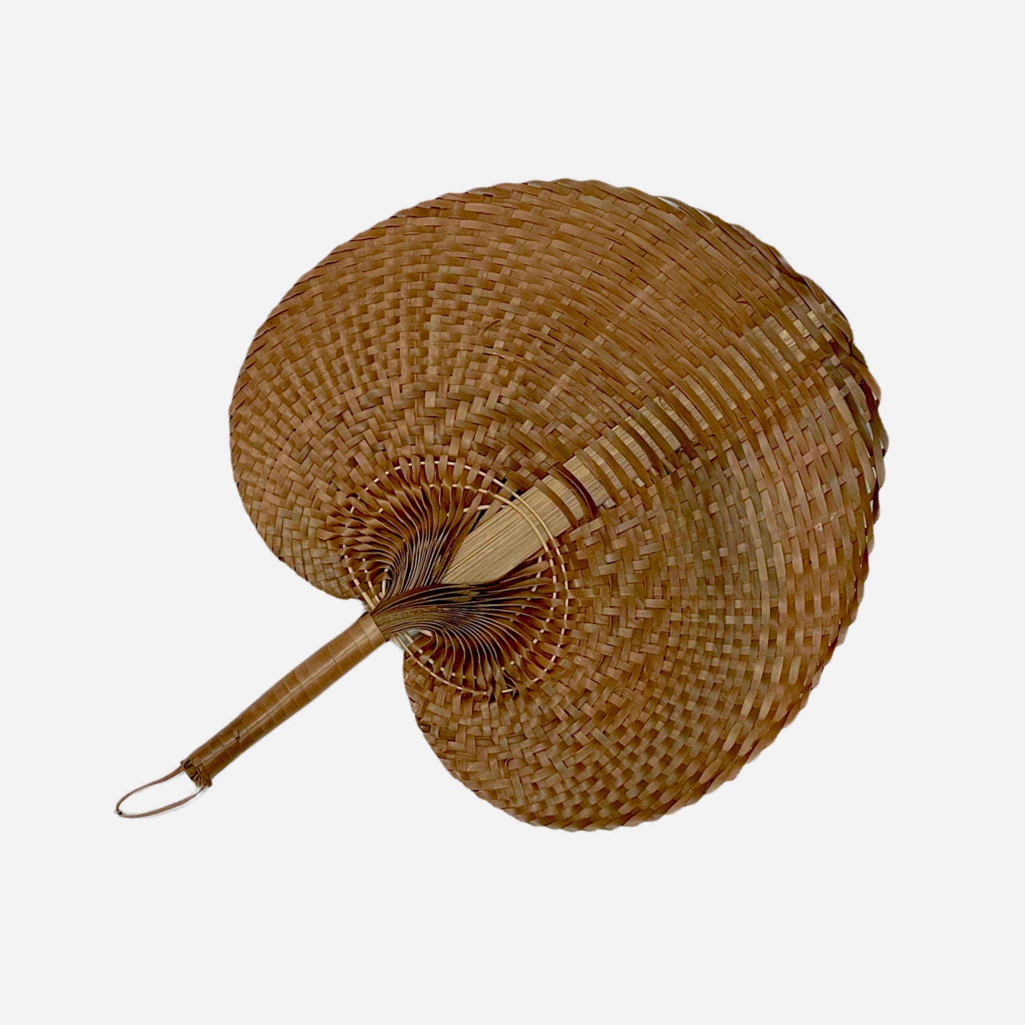 Handcrafted Leque Natural fan in brown color, perfect for home decor.