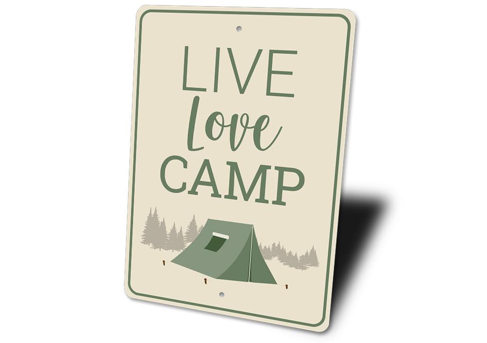 Live Love Camp Sign made of durable aluminum, featuring a rustic design perfect for home decor.