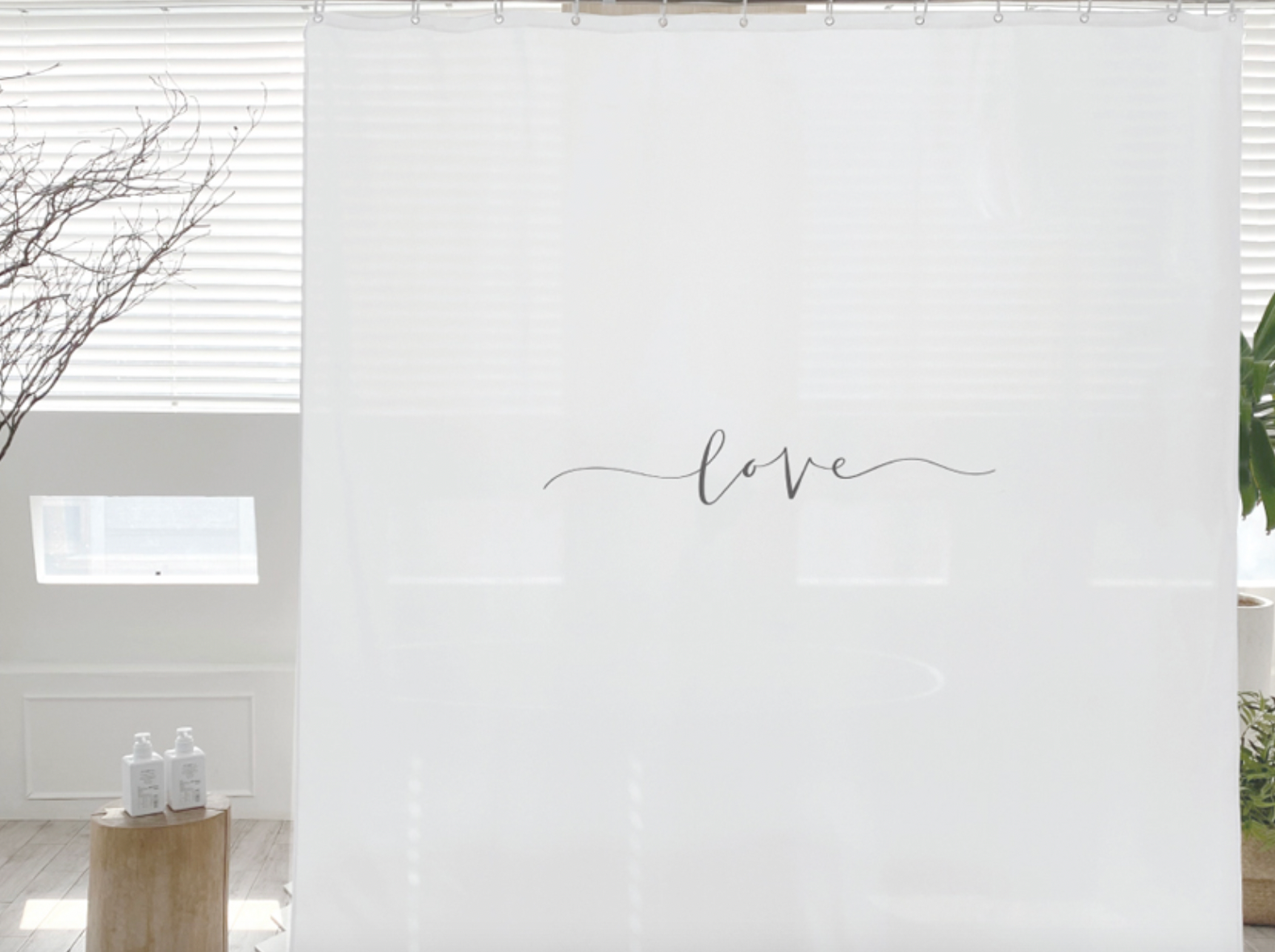 Love shower curtain measuring 180cm x 180cm, featuring a modern design in high-quality polyester, perfect for enhancing bathroom decor.