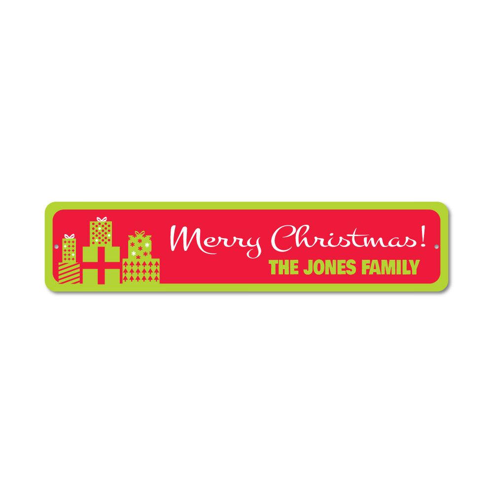 A festive Merry Christmas Gift Sign made of high-quality aluminum, featuring a charming design perfect for holiday decorations.