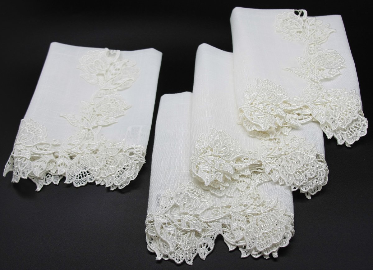 Set of 4 ML16149 English Rose Lace Trim Napkins, featuring elegant rose lace trim on textured fabric, available in Rose Quartz and White.