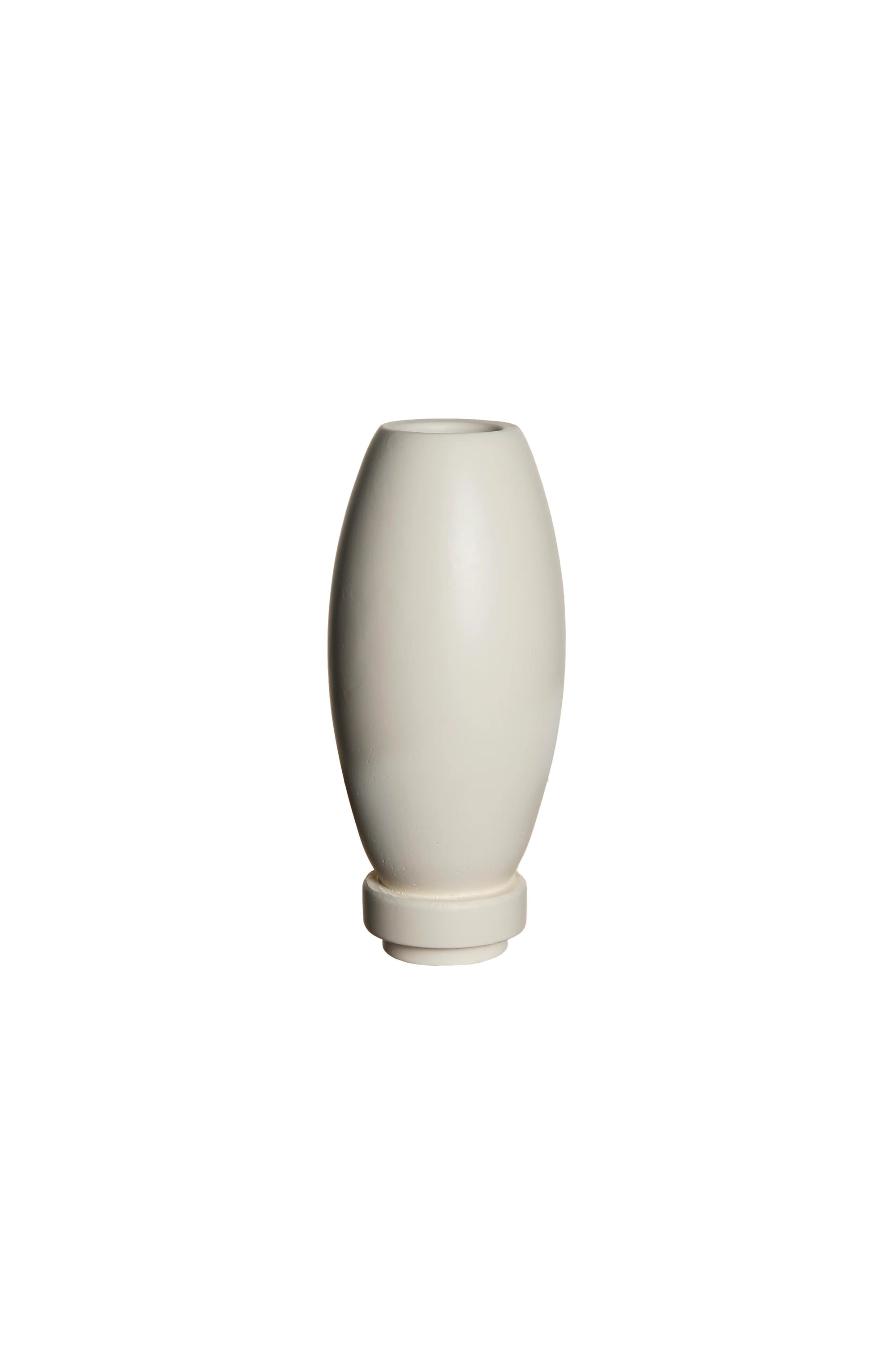 Modern nano cement vase RUD30WH with sleek design, perfect for floral arrangements.