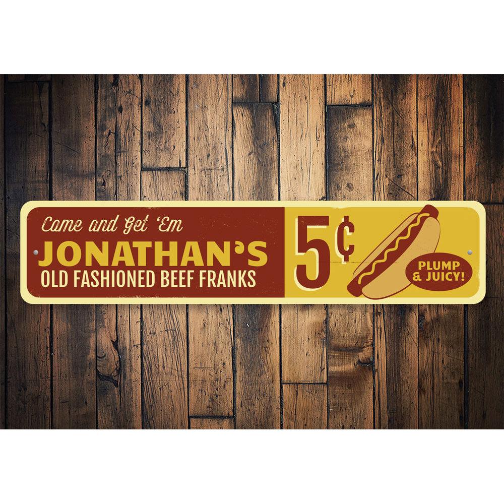 Old Fashioned Beef Franks decorative aluminum sign, featuring vibrant colors and a classic design, perfect for restaurants and cafes.