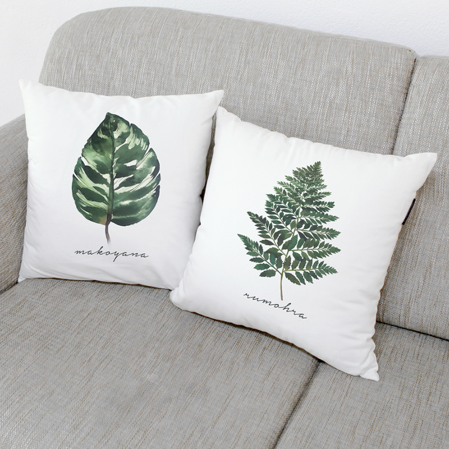 Palm Leaf Makoyana decorative cushion with double-sided design, showcasing high-quality microfiber fabric.