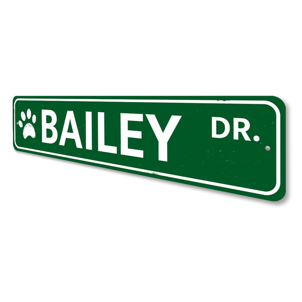 Customizable Pet Name Street Sign made of high-quality aluminum, featuring pre-drilled holes for easy mounting.