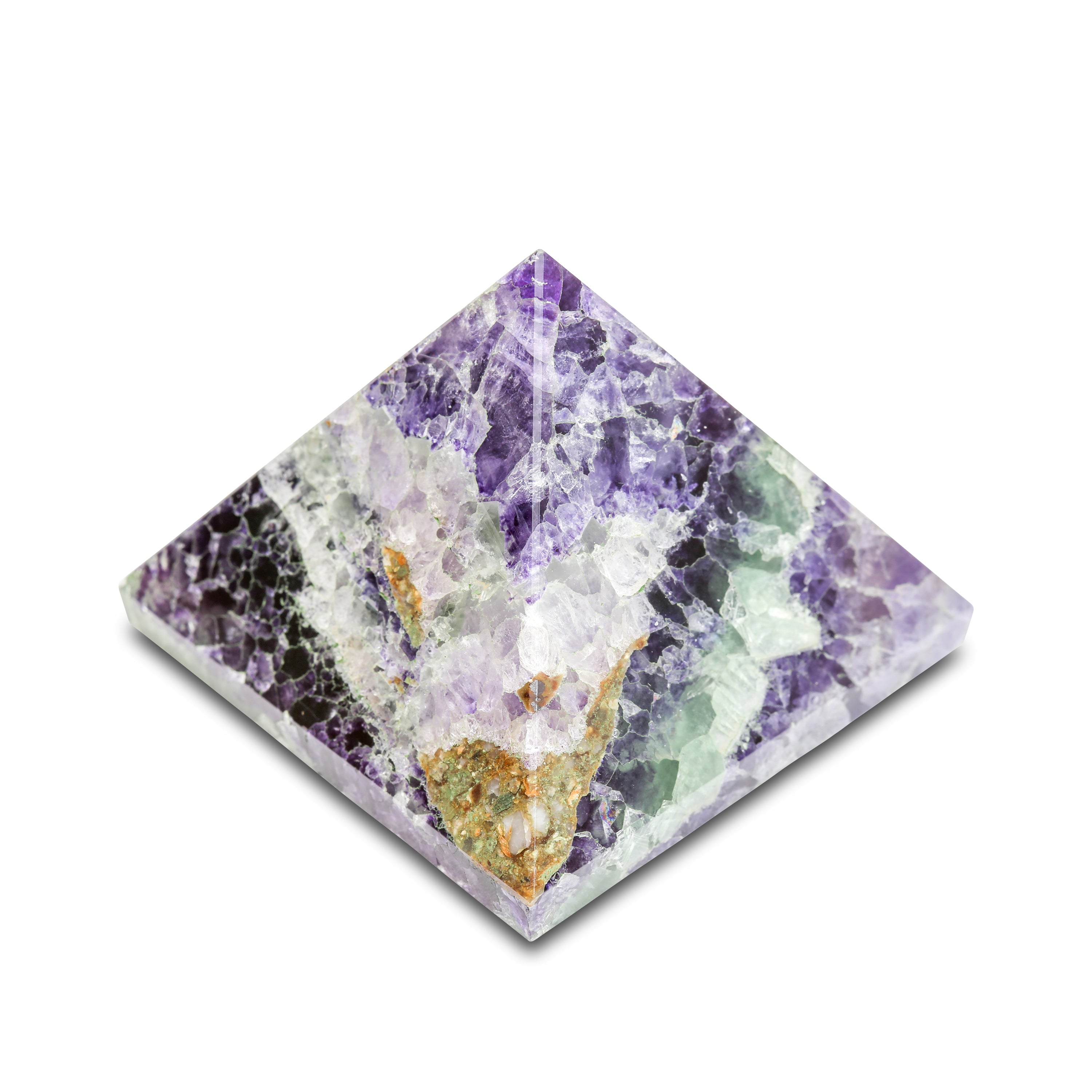 Pyramide en fluorite arc-en-ciel, un objet décoratif puissant pour équilibrer les énergies et favoriser la clarté d'esprit.