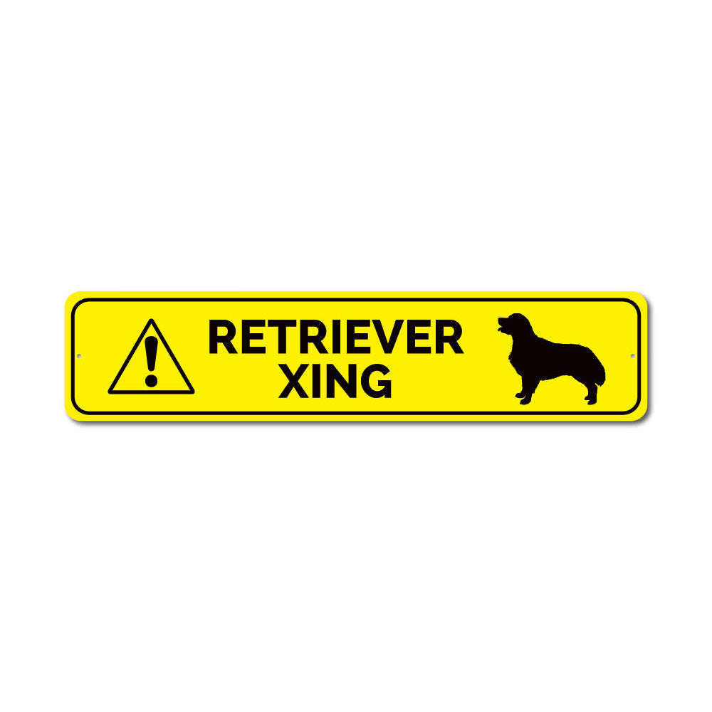 Retriever Crossing Sign made of high-quality aluminum, featuring a decorative design suitable for indoor and outdoor use.