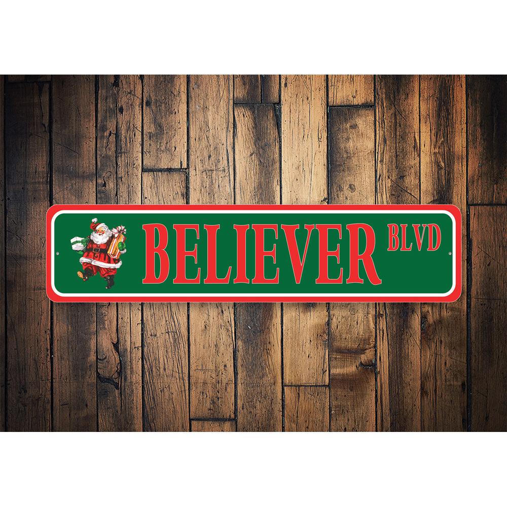 Santa Believer Street Sign made of quality aluminum, featuring festive design perfect for holiday decor.