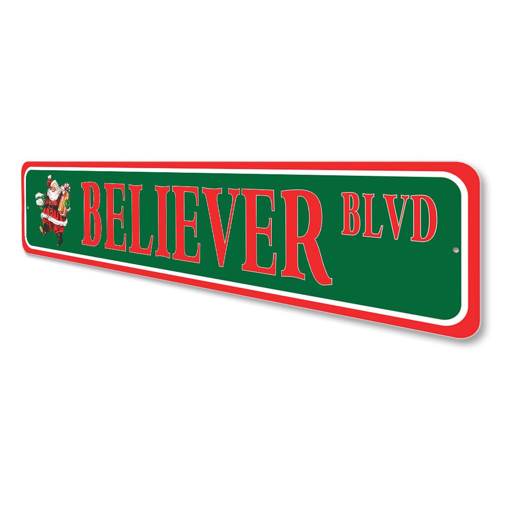 Santa Believer Street Sign made of quality aluminum, featuring festive design perfect for holiday decor.