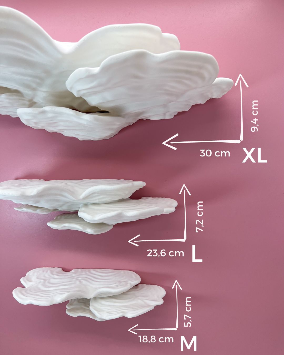 Schichtpilz Wandregal in verschiedenen Größen, aus nachhaltigen Materialien, mit buntem, natürlichem Design für kreative Wanddekoration.