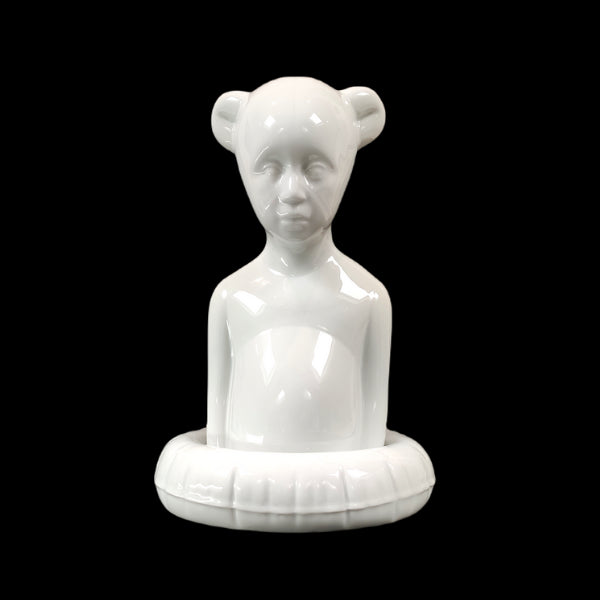 Sculpture Polar Bear Porcelain Edition by ASPENCROW, crafted from extra white porcelain, showcasing intricate details and a glossy finish.