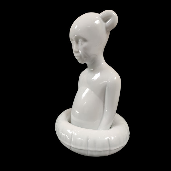 Sculpture Polar Bear Porcelain Edition by ASPENCROW, crafted from extra white porcelain, showcasing intricate details and a glossy finish.