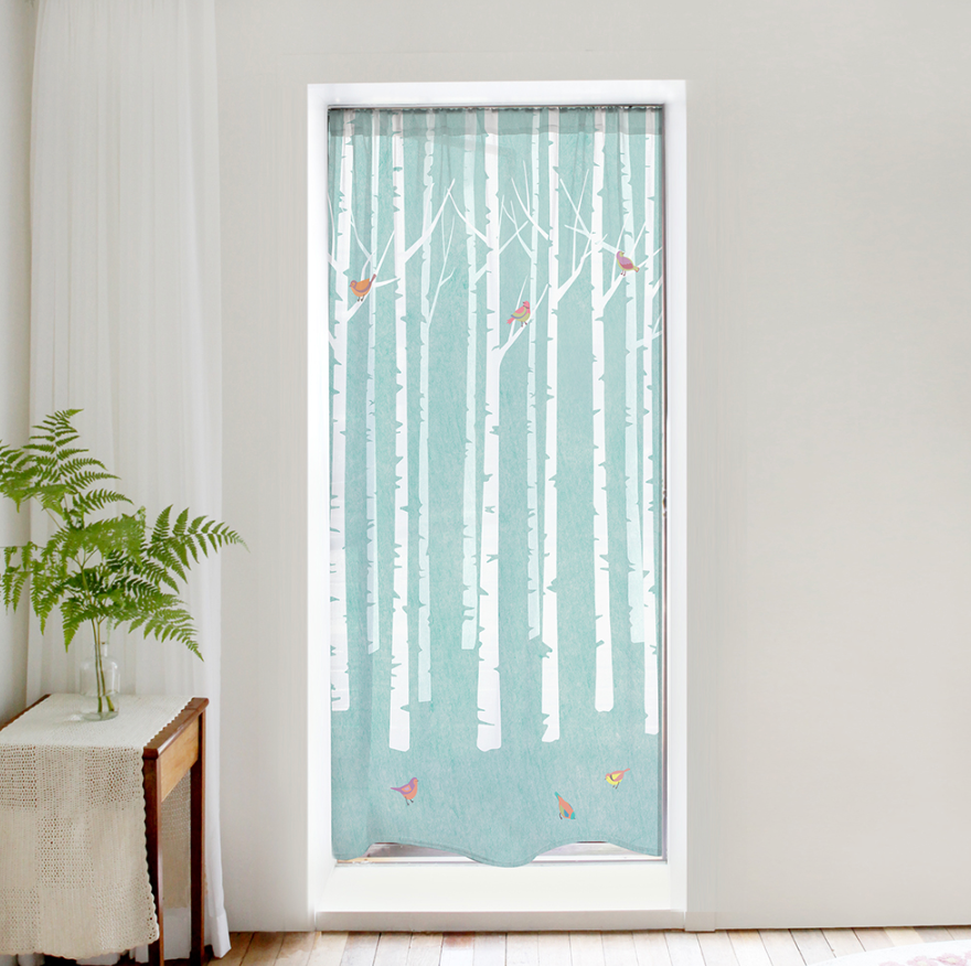 Snow Forest 140cm x 200cm decorative throw with vivid prints, showcasing its soft and sturdy material.