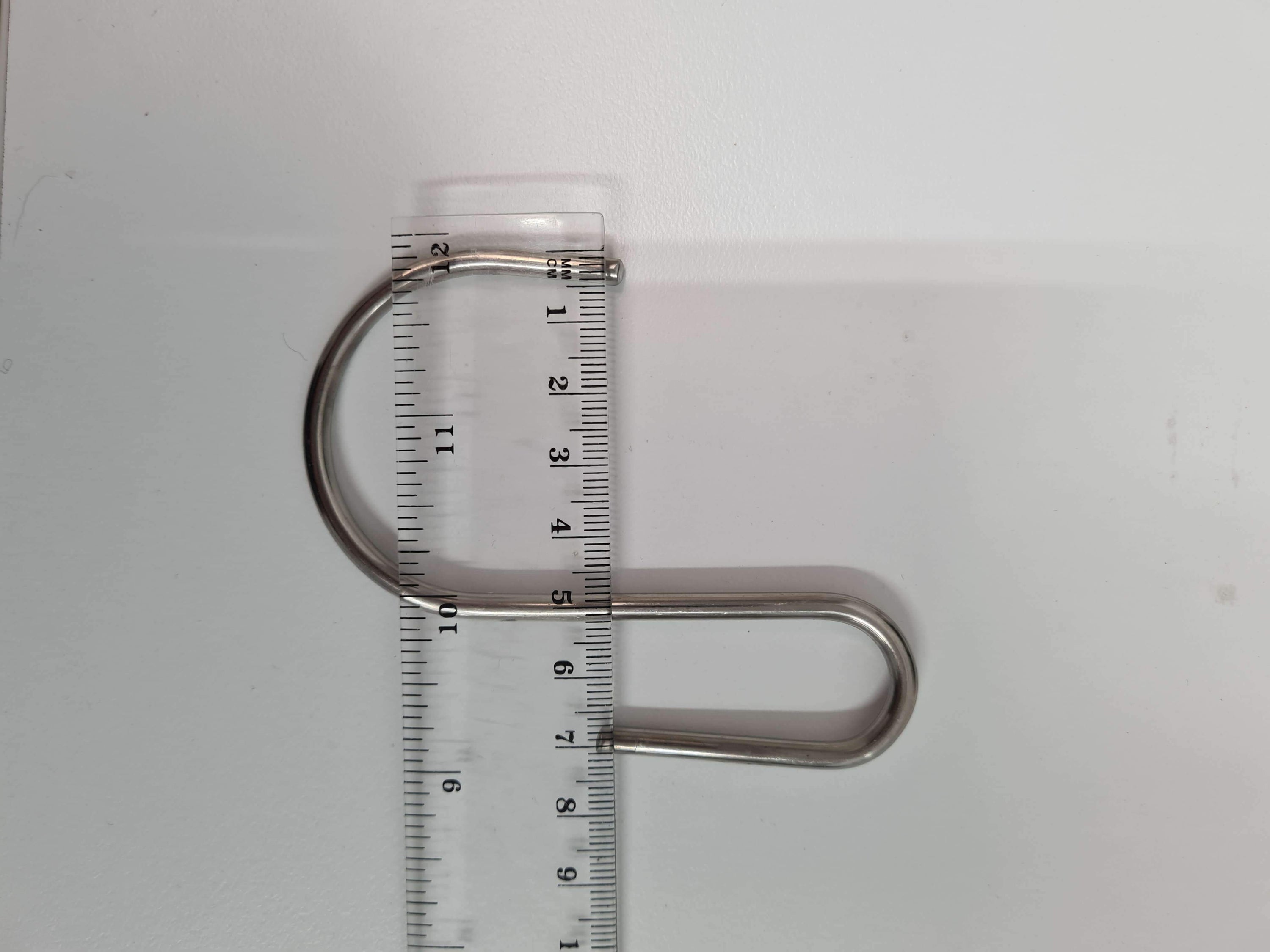 Set of 10 stainless steel hanging hooks, measuring 9cm x 7cm, ideal for indoor and outdoor use.