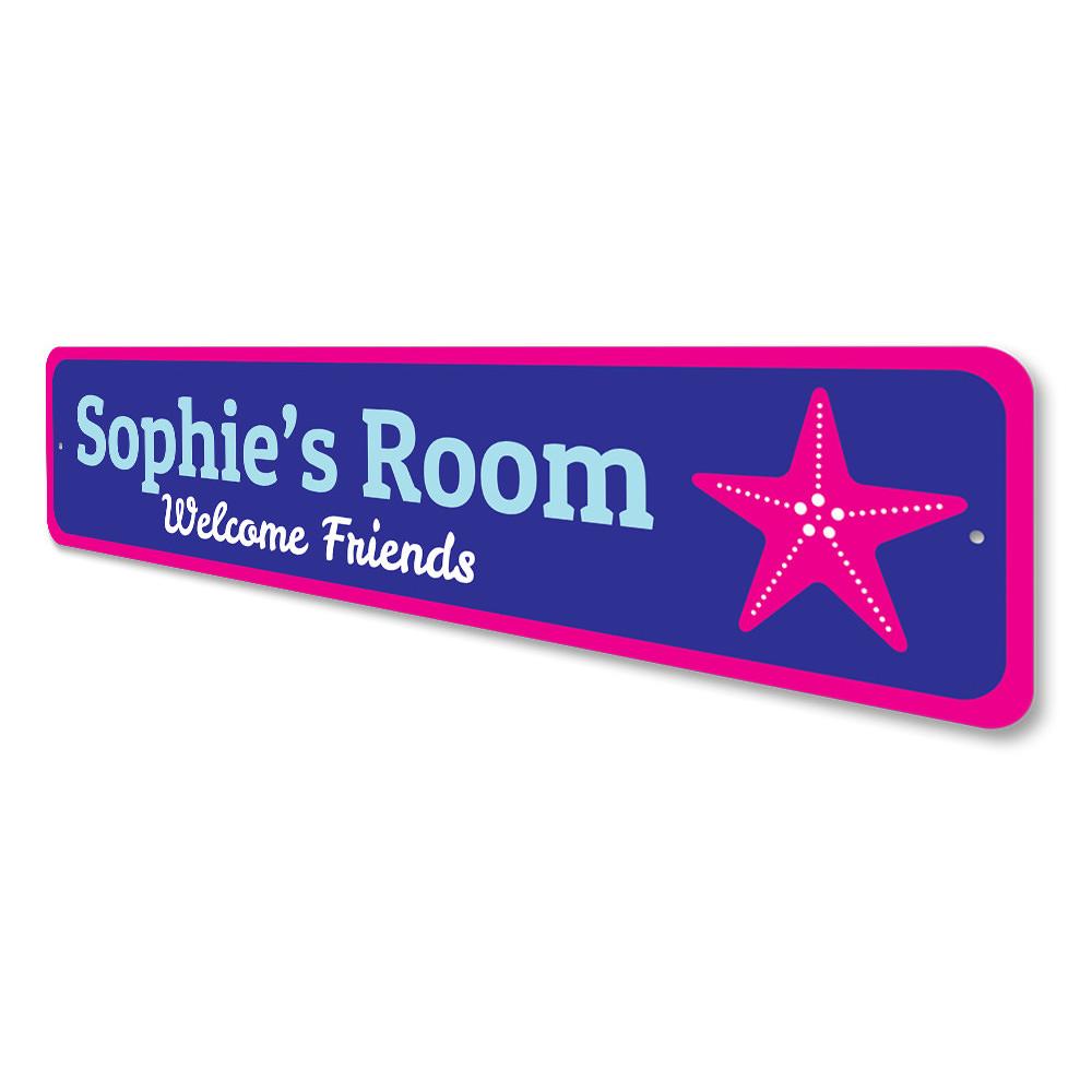 A vibrant Starfish Sign made of high-quality aluminum, featuring customizable text, perfect for children's rooms or beach-themed decor.