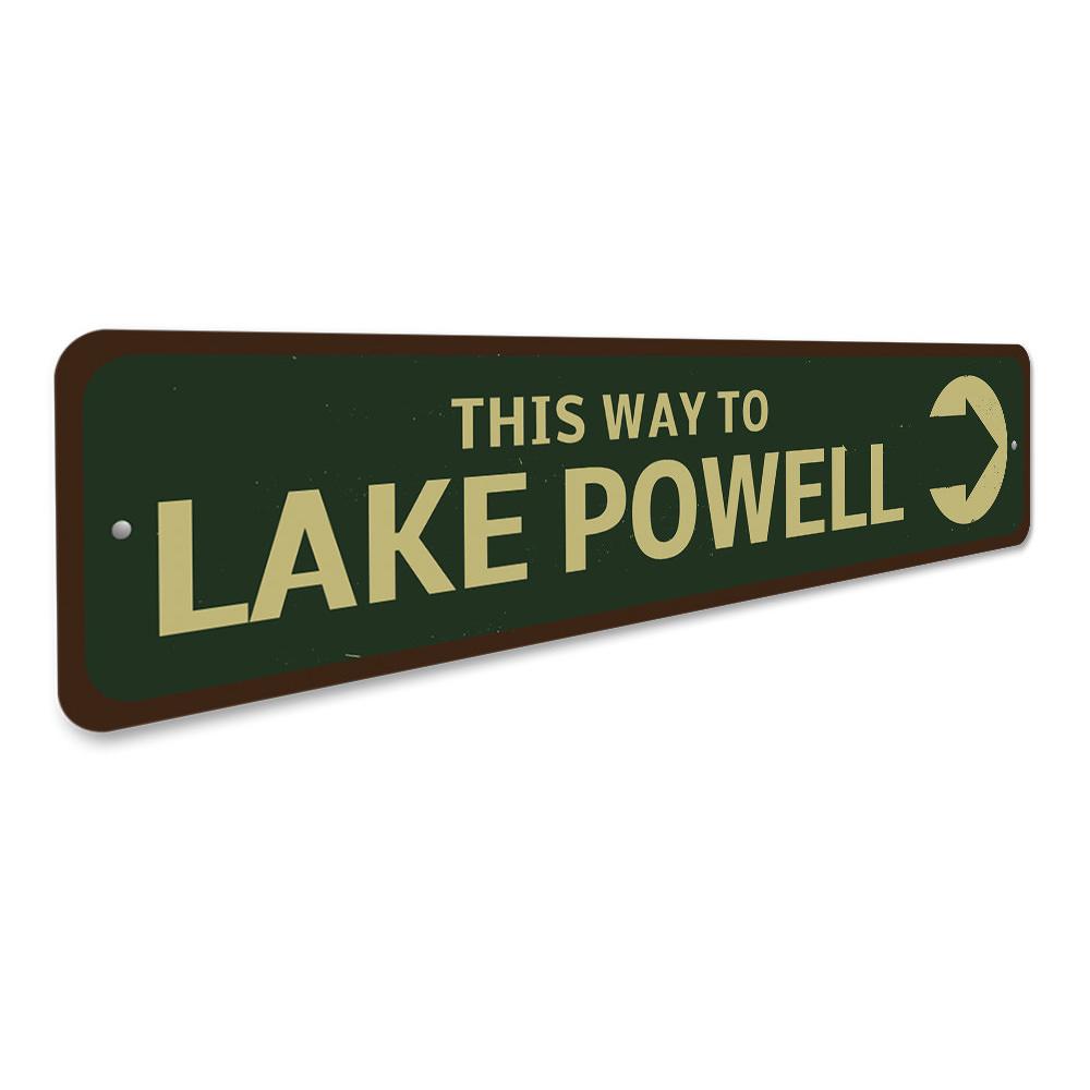 A decorative This Way To Lake Sign made of high-quality aluminum, featuring customizable text, ideal for lakehouse decor.