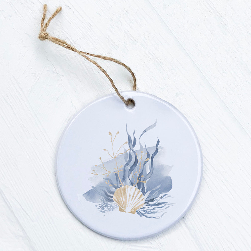 Venus Shell Splash ornament made of high-quality porcelain with a vibrant design, featuring a smooth glossy finish.