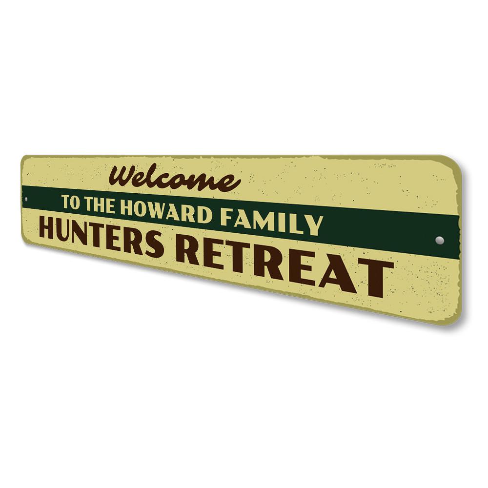 Welcome Hunters Retreat Sign made of high-quality aluminum, featuring customizable text and pre-drilled holes for easy mounting.