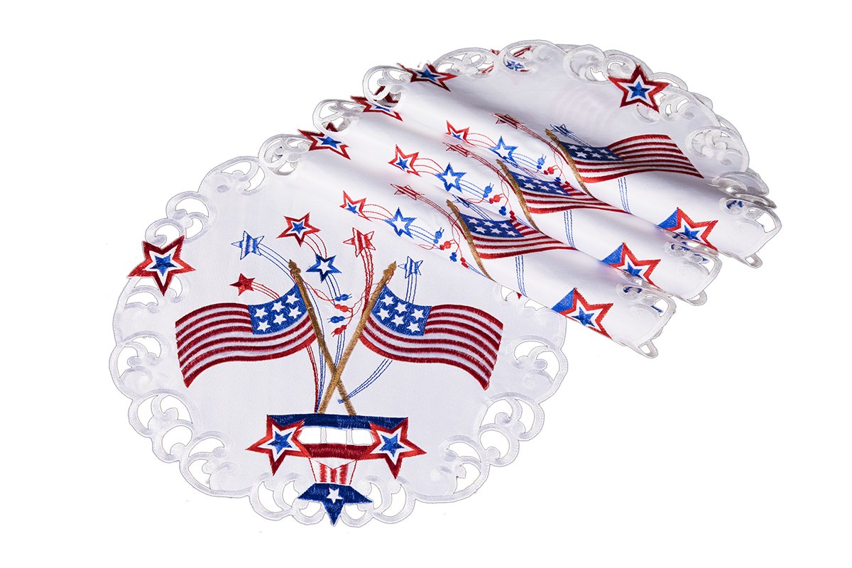 Set of 4 round placemats featuring American flags and shooting star fireworks designs, perfect for patriotic celebrations.